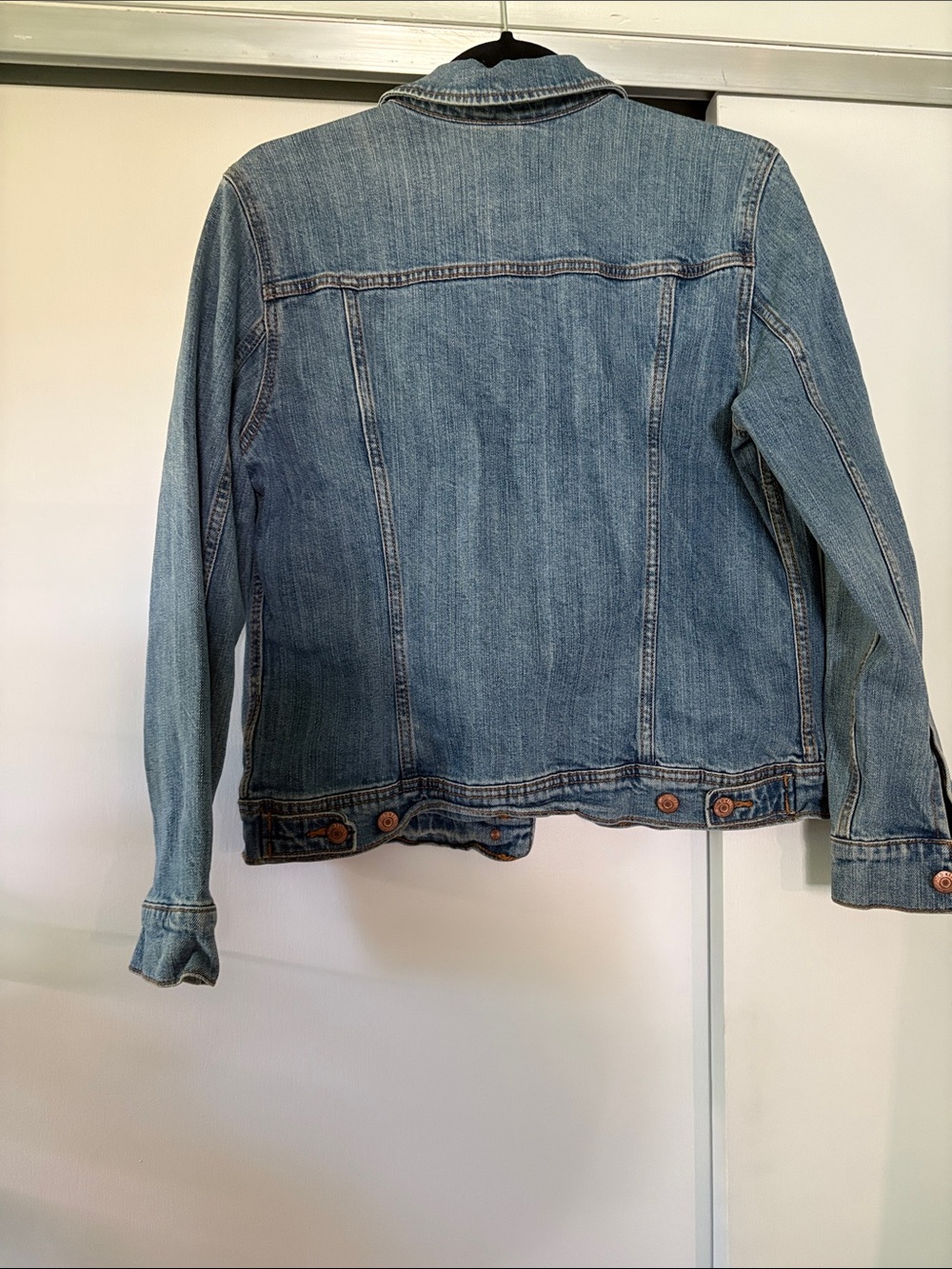 Old Navy Light Blue size Medium Women's Button Front Denim Jean Jacket - Picture 3 of 6